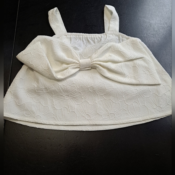 White Top With A big Bow Size 6-9mo. - Picture 5 of 7